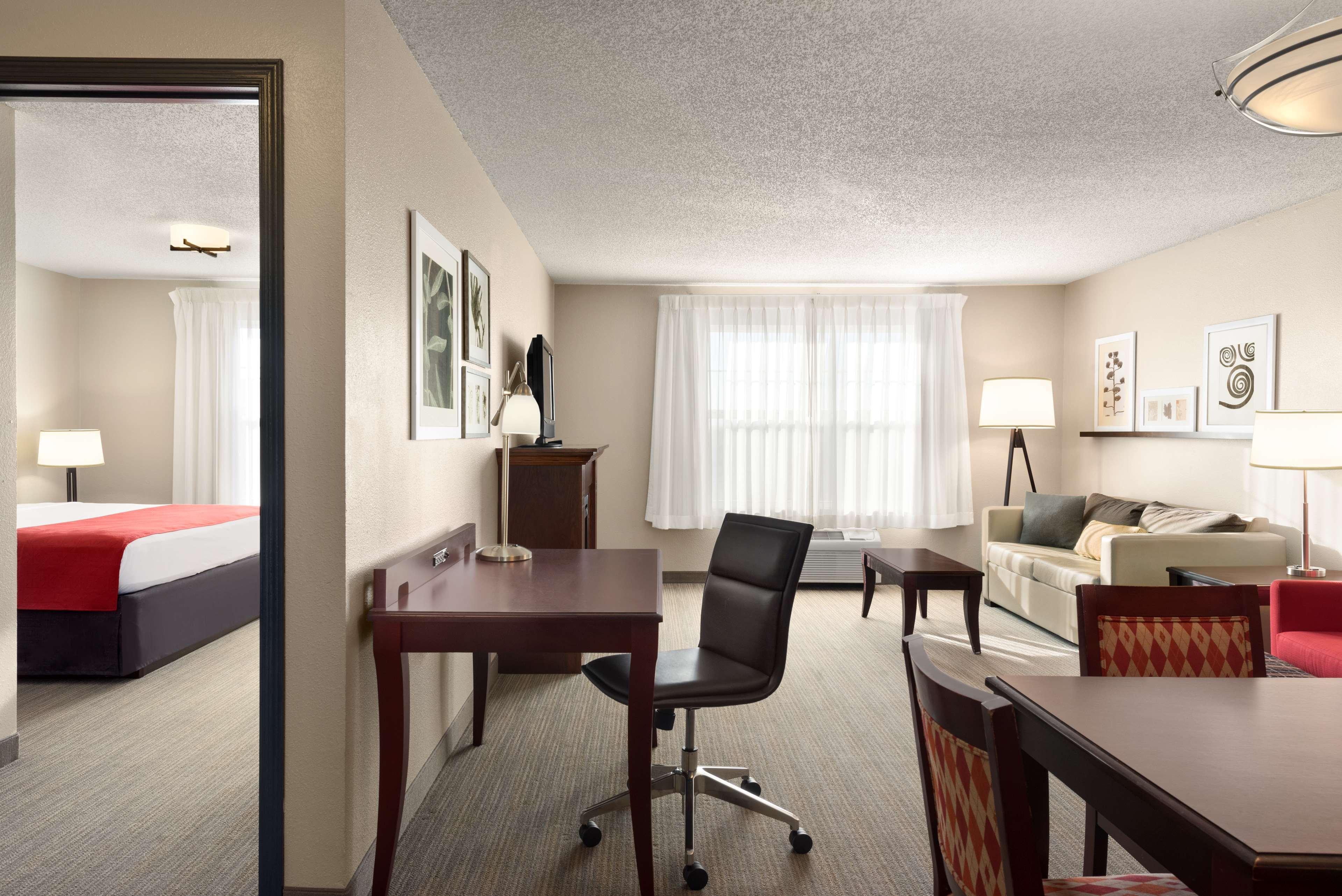 Country Inn & Suites By Radisson, Kansas City At Village West, Ks Bonner Springs Екстер'єр фото