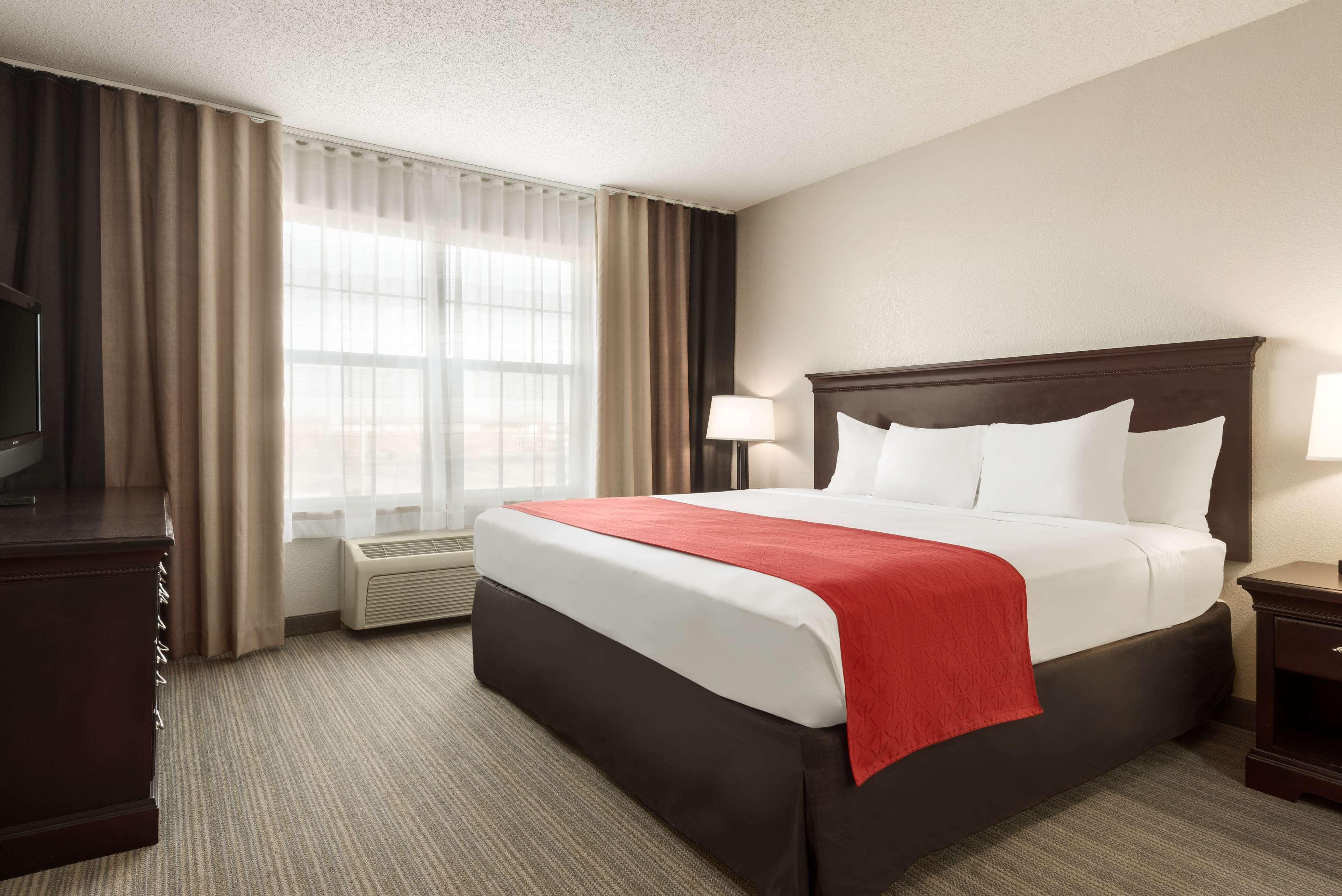 Country Inn & Suites By Radisson, Kansas City At Village West, Ks Bonner Springs Екстер'єр фото