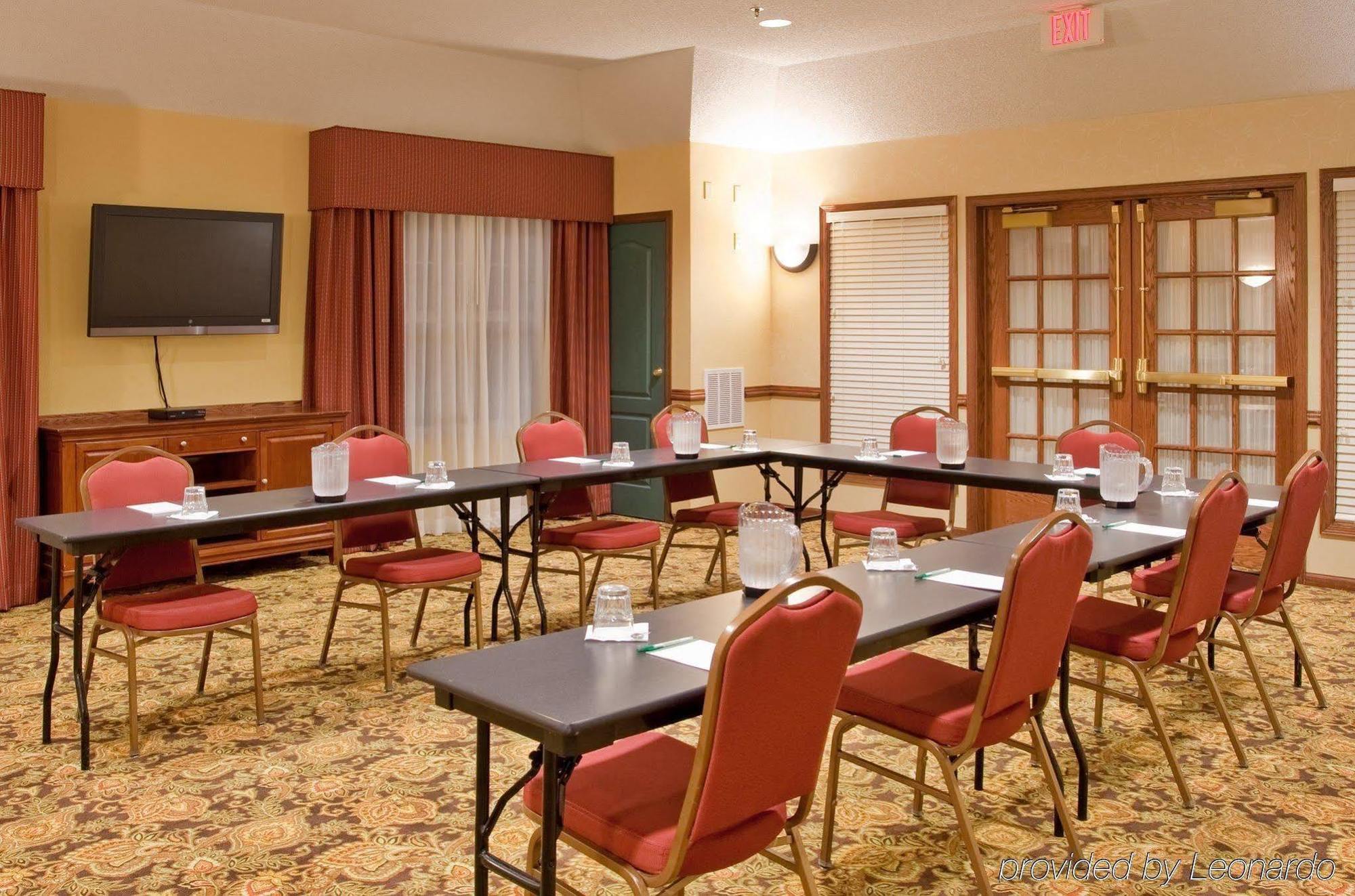 Country Inn & Suites By Radisson, Kansas City At Village West, Ks Bonner Springs Бізнес фото